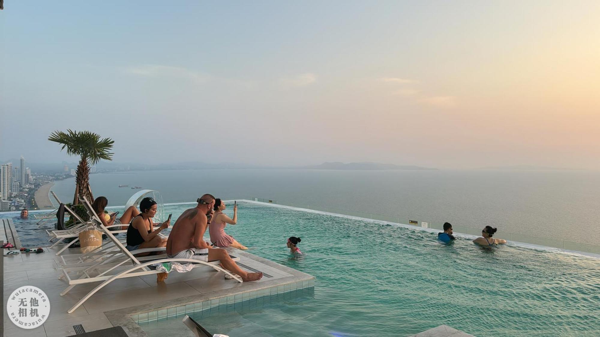 Copacabana Beach Jomtien 科帕卡巴纳海乔木提安海滩毗邻乔木提安夜市 Екстериор снимка