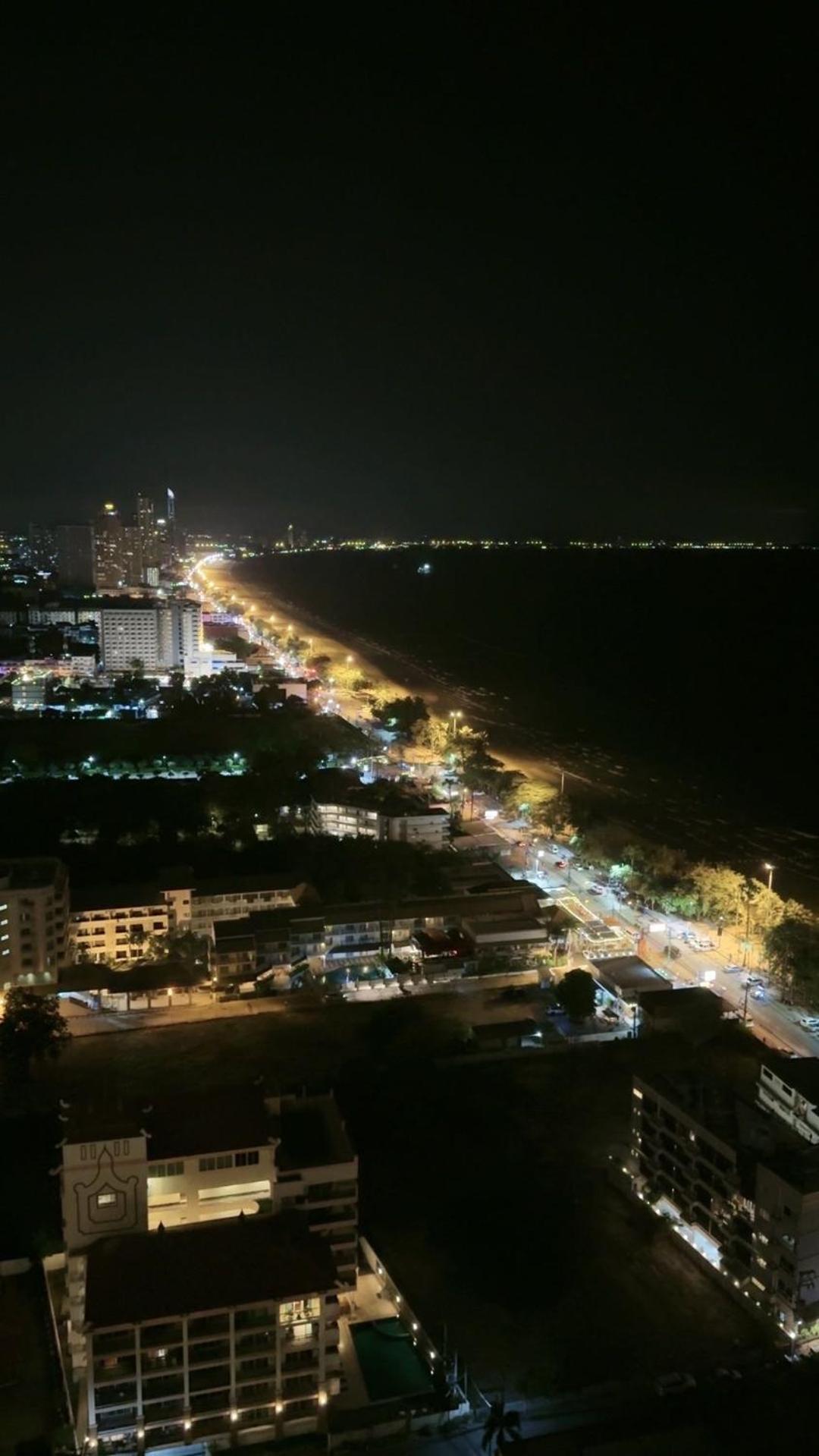 Copacabana Beach Jomtien 科帕卡巴纳海乔木提安海滩毗邻乔木提安夜市 Екстериор снимка