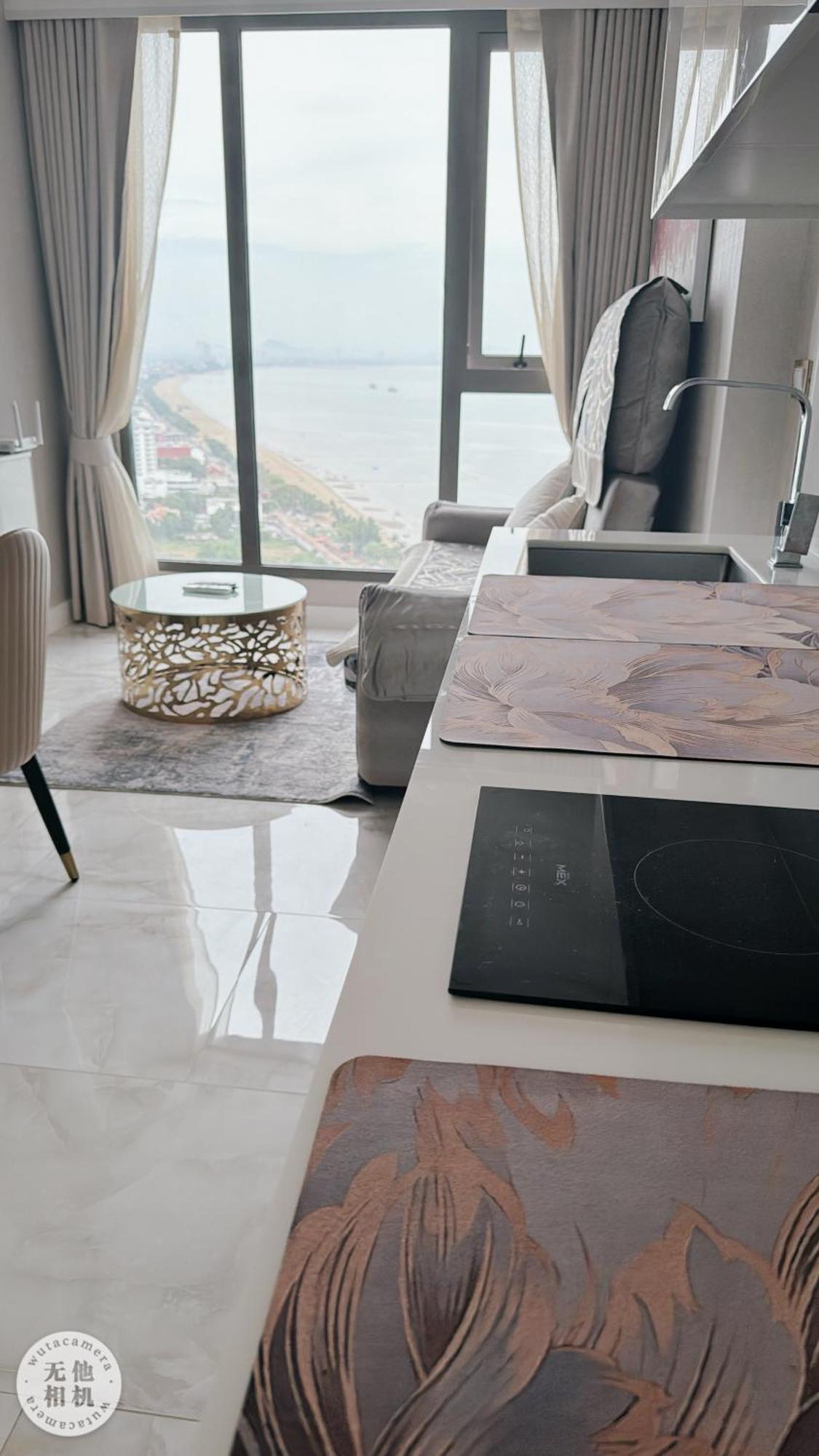 Copacabana Beach Jomtien 科帕卡巴纳海乔木提安海滩毗邻乔木提安夜市 Екстериор снимка