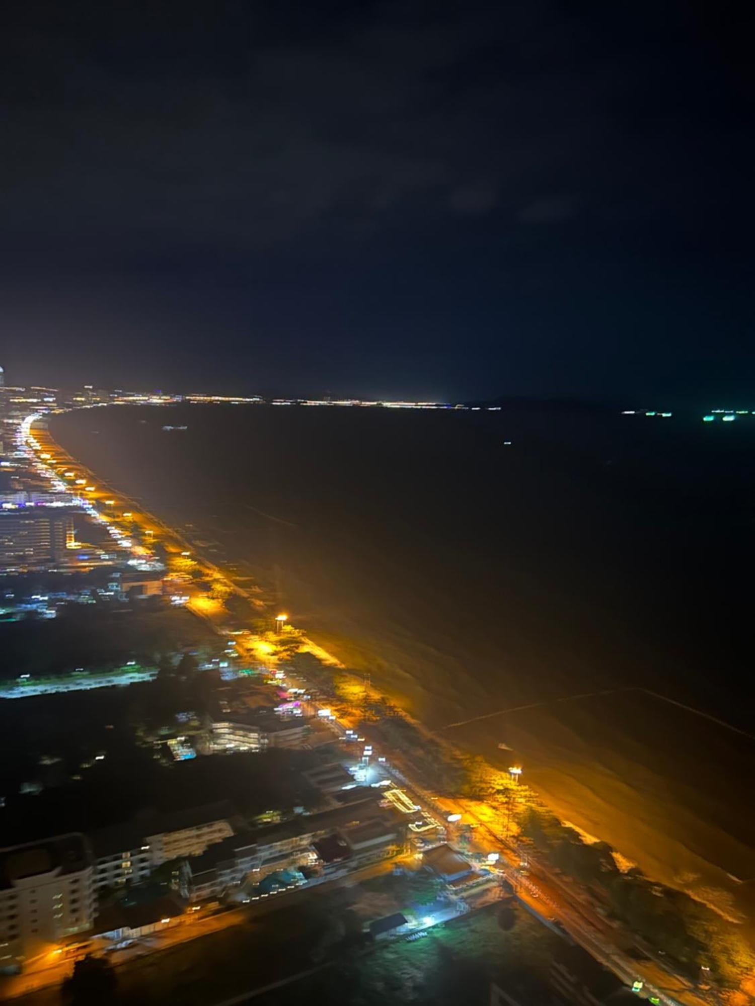 Copacabana Beach Jomtien 科帕卡巴纳海乔木提安海滩毗邻乔木提安夜市 Екстериор снимка