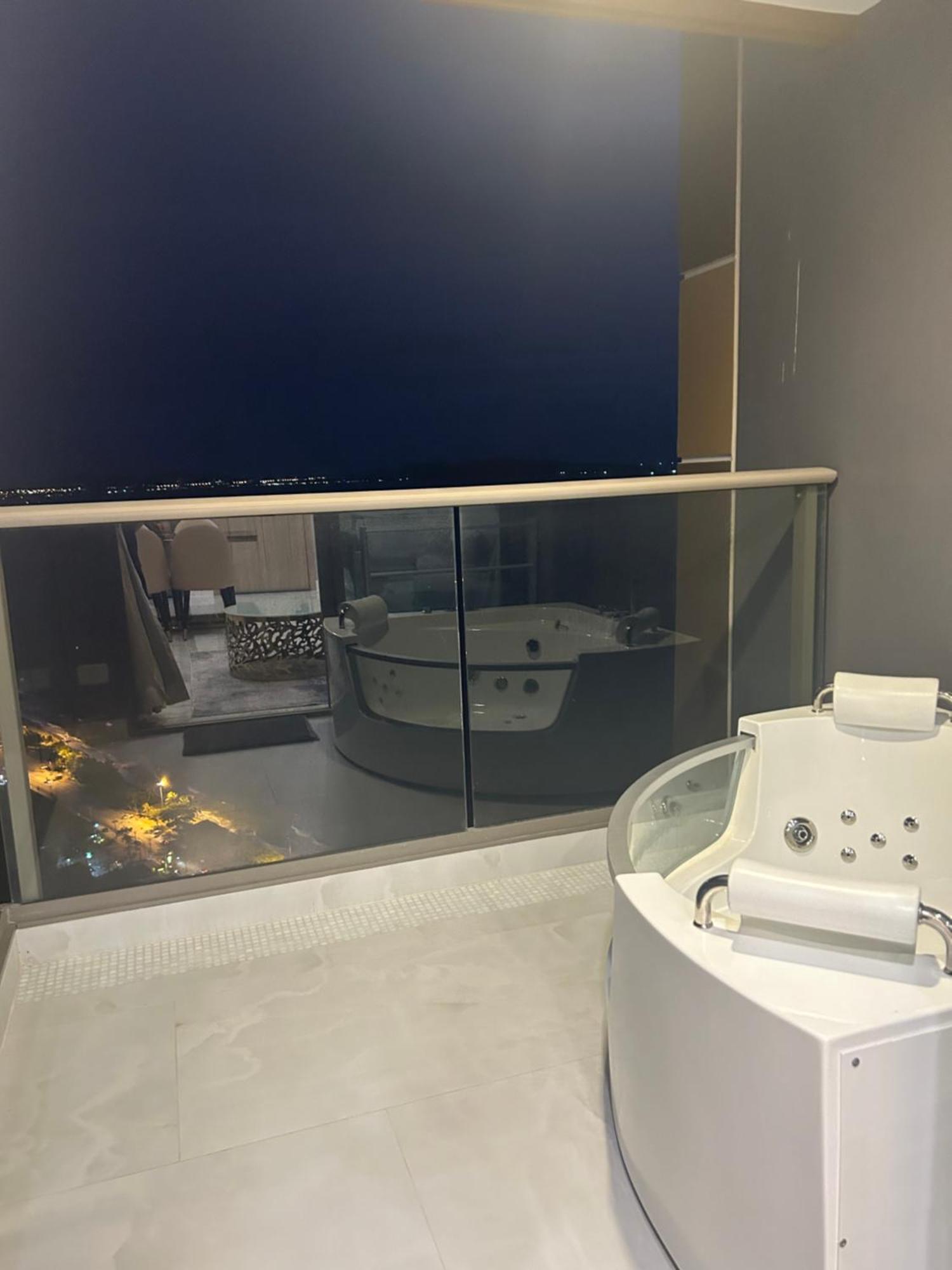 Copacabana Beach Jomtien 科帕卡巴纳海乔木提安海滩毗邻乔木提安夜市 Екстериор снимка