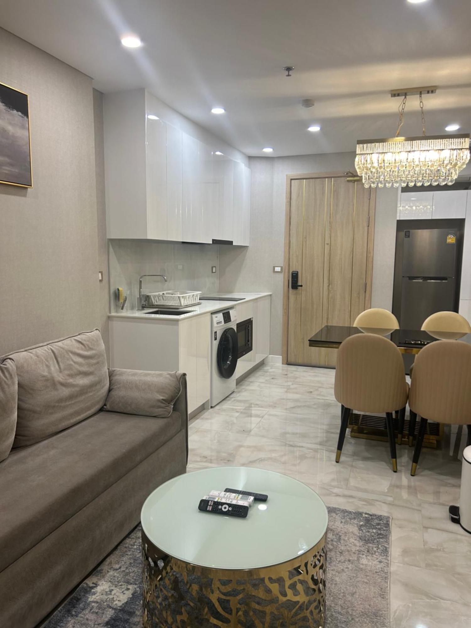 Copacabana Beach Jomtien 科帕卡巴纳海乔木提安海滩毗邻乔木提安夜市 Екстериор снимка